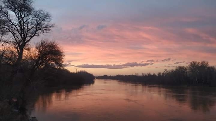 Atardecer en el Río Ebro a la altura de Cabañas